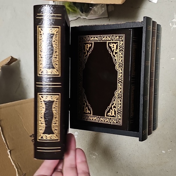 Nwt Decorative Nesting Book Boxes Very Well Made - Picture 5 of 6